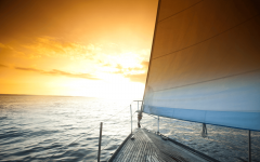 <b>盖“云-边-端”全链</b>